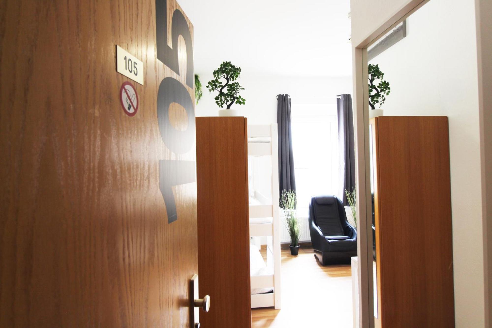 Hotel Ulm Zentrum - Komplettes Zimmer, Hochbett, Android Tv & Eigenem Bad - Perfekt Fuer Familien & Gruppen Ngoại thất bức ảnh