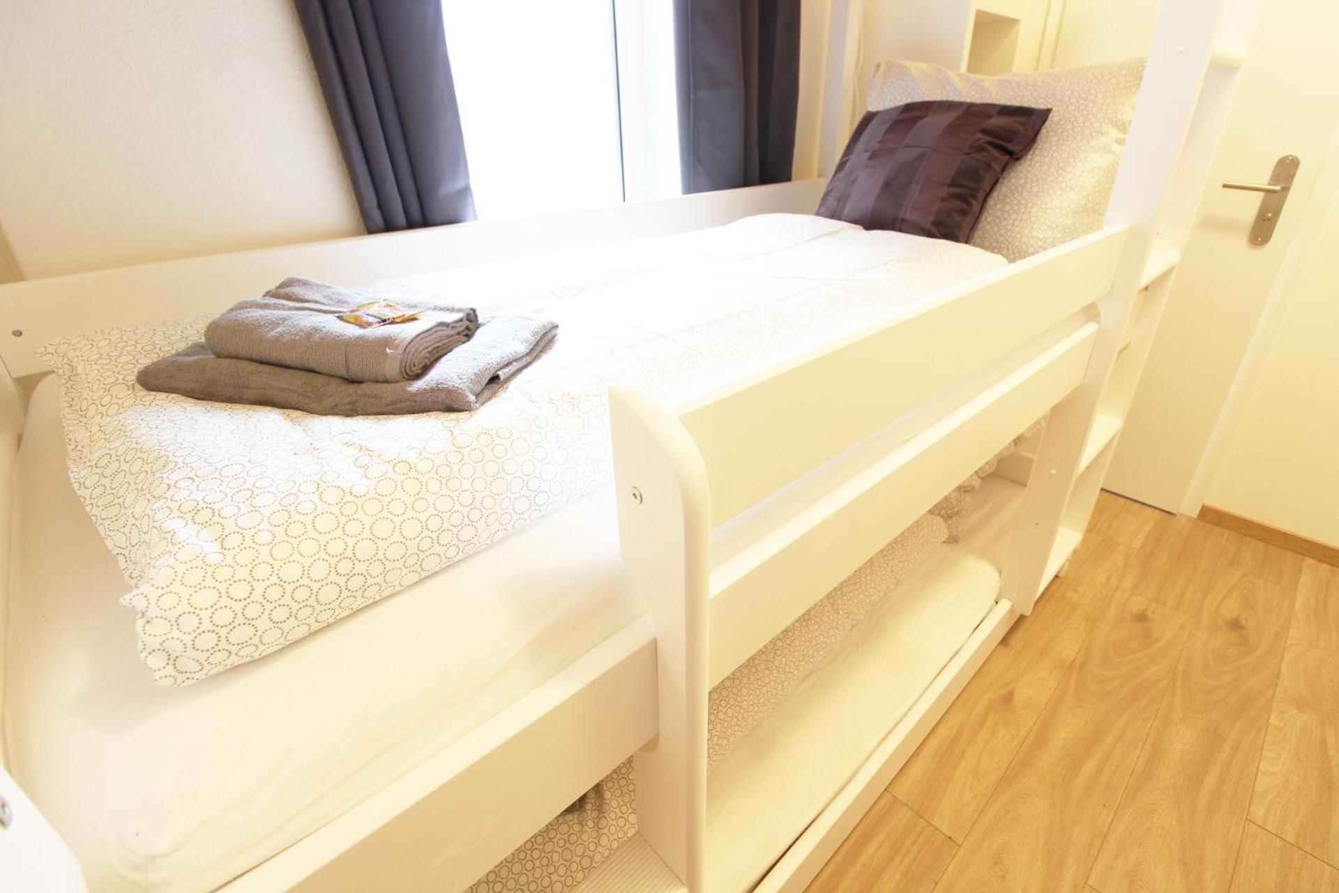 Hotel Ulm Zentrum - Komplettes Zimmer, Hochbett, Android Tv & Eigenem Bad - Perfekt Fuer Familien & Gruppen Ngoại thất bức ảnh