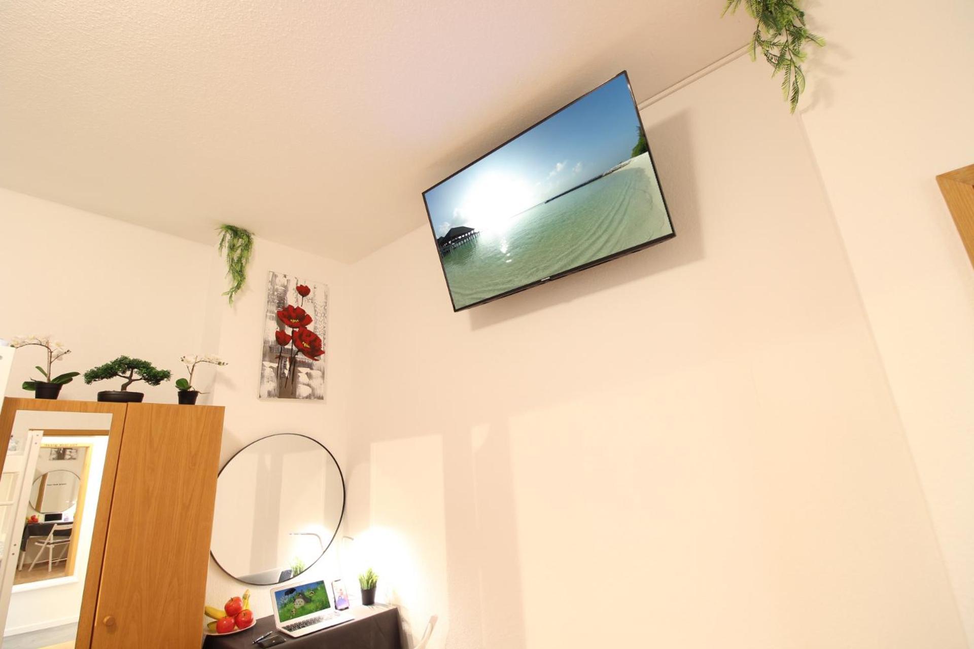 Hotel Ulm Zentrum - Komplettes Zimmer, Hochbett, Android Tv & Eigenem Bad - Perfekt Fuer Familien & Gruppen Ngoại thất bức ảnh